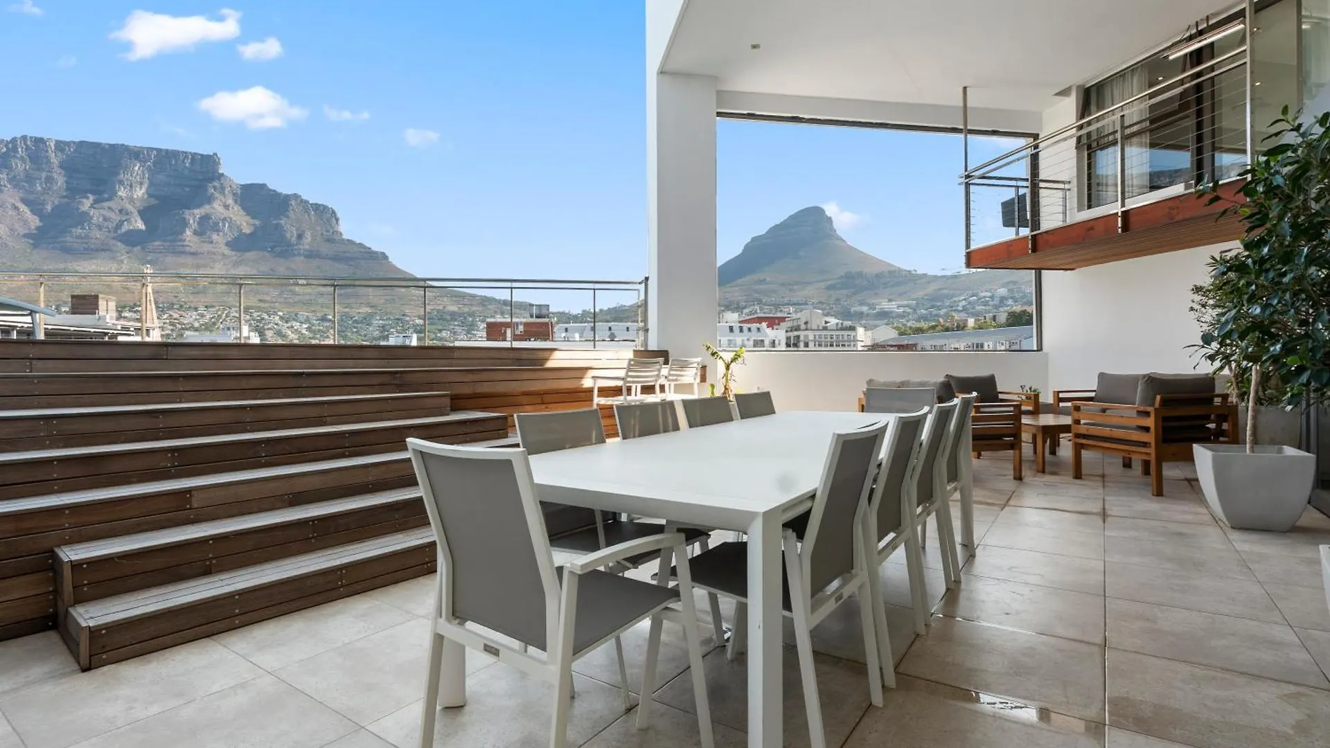 Central Luxury Penthouse, Private Pool & Backup Power Cape Town South Africa