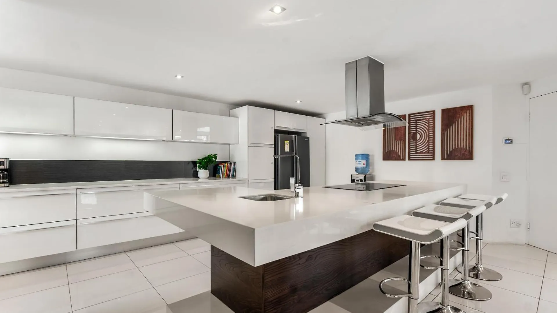 Central Luxury Penthouse, Private Pool & Backup Power Cape Town South Africa