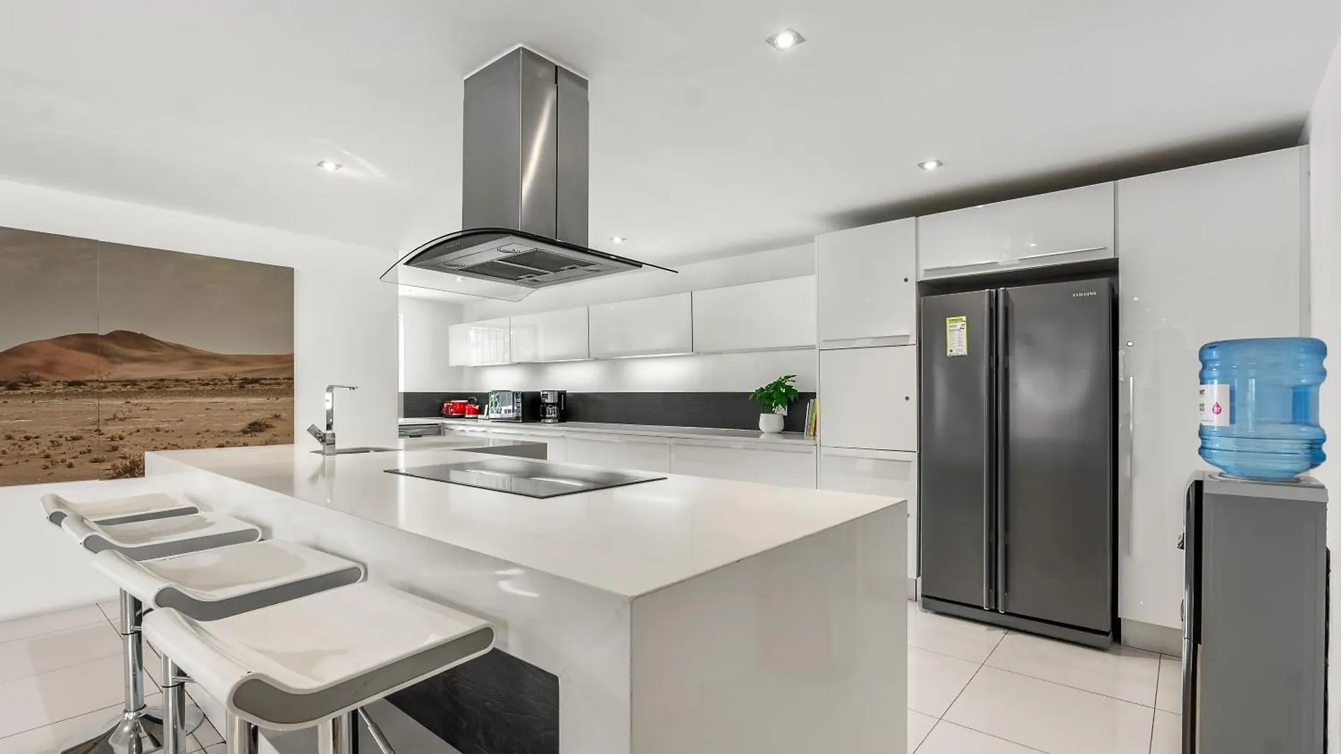 Apartment Central Luxury Penthouse, Private Pool & Backup Power Cape Town