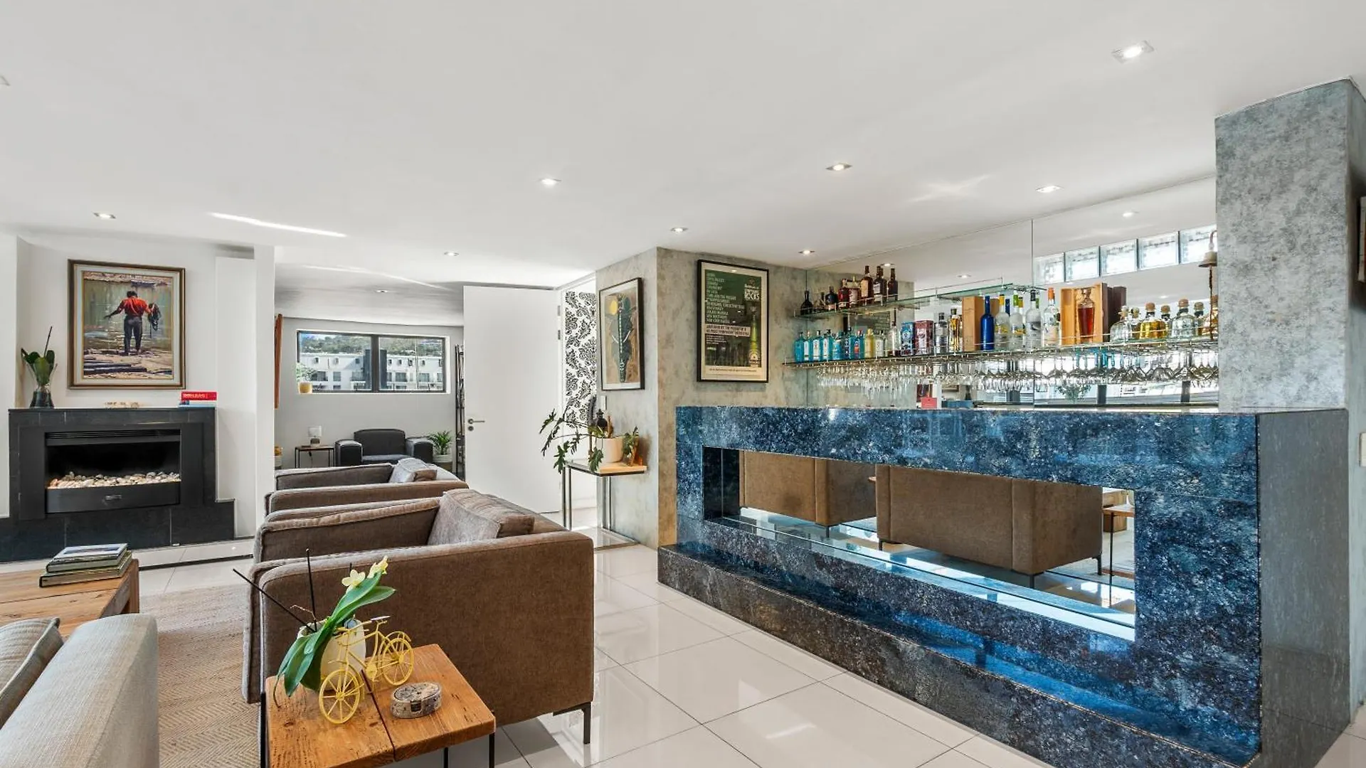 Central Luxury Penthouse, Private Pool & Backup Power Cape Town South Africa