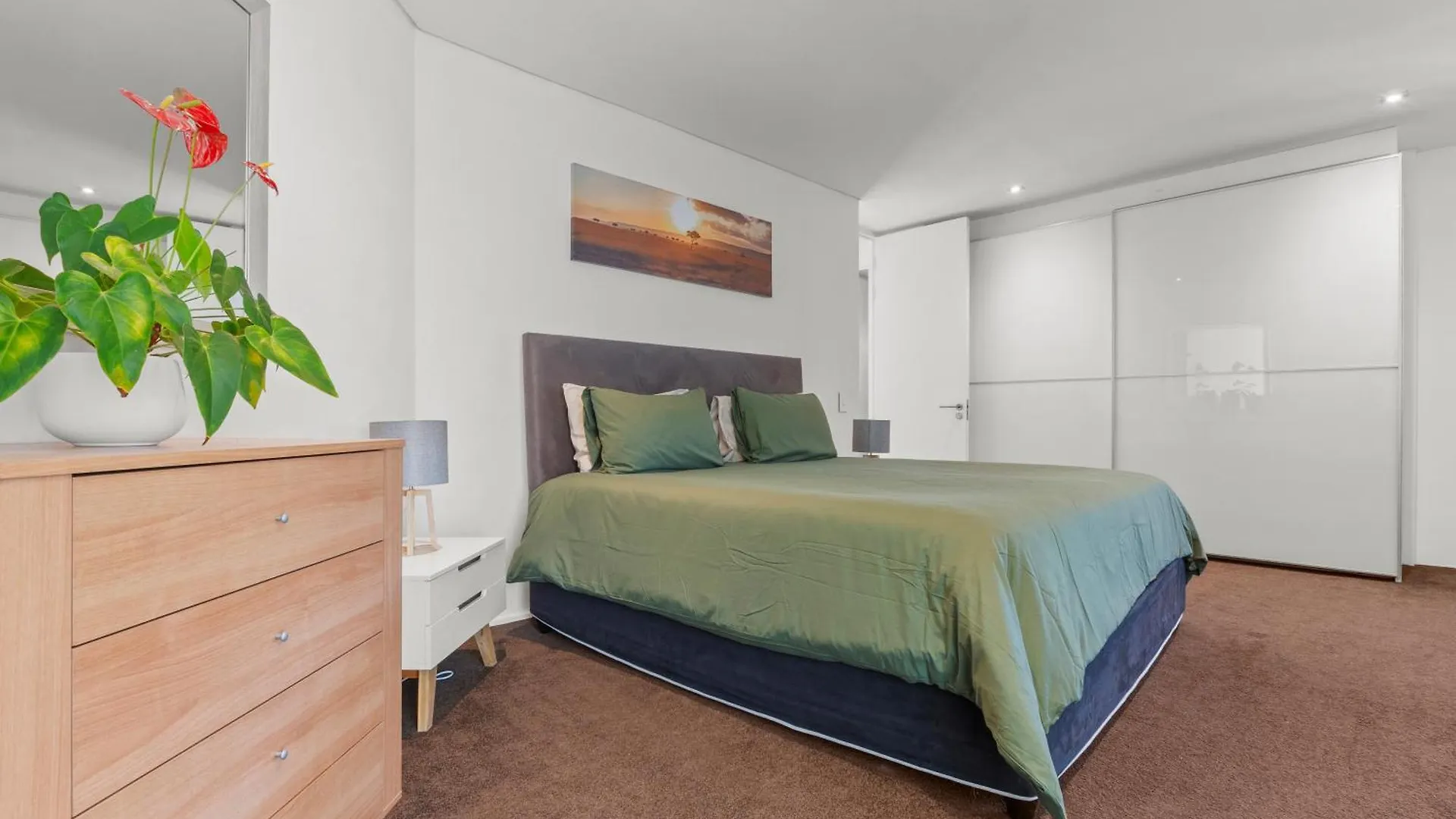 Apartment Central Luxury Penthouse, Private Pool & Backup Power Cape Town
